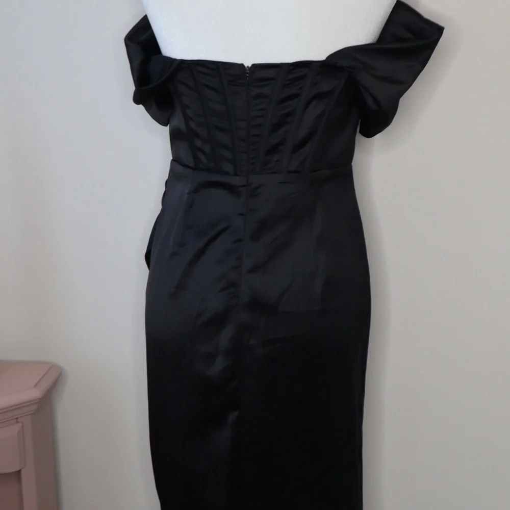Black Corseted Dress Off the Shoulder LARGE - Picture 4 of 6